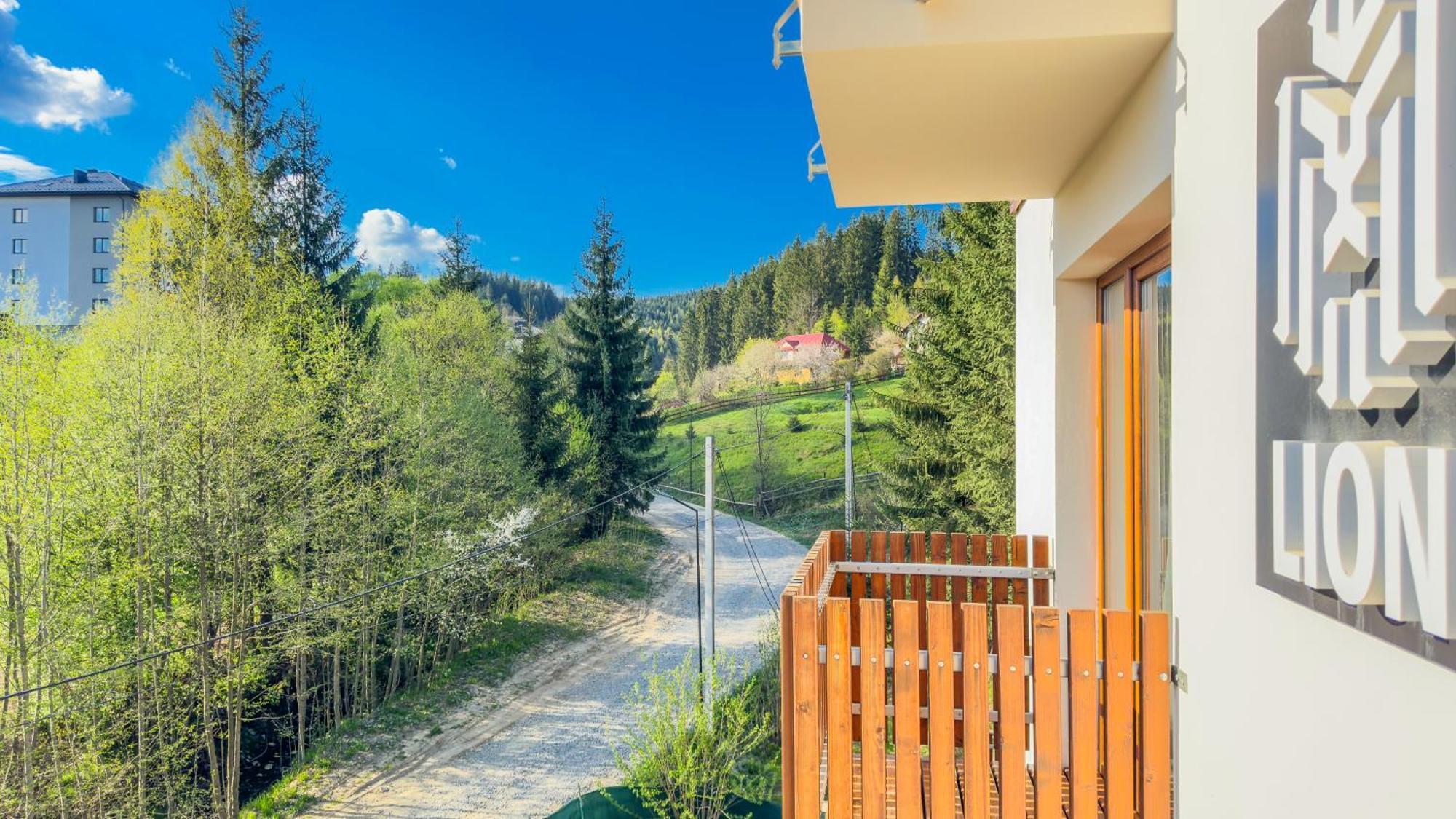 Lion Hotel Bukovel Room photo