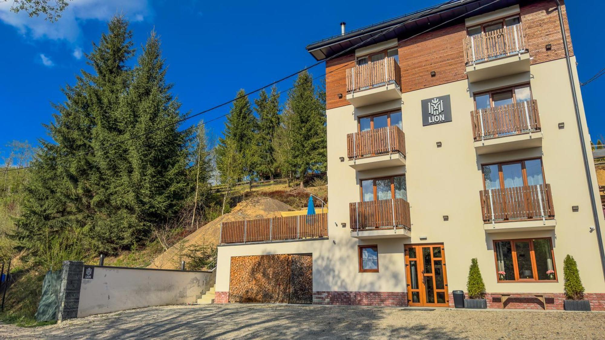 Lion Hotel Bukovel Exterior photo